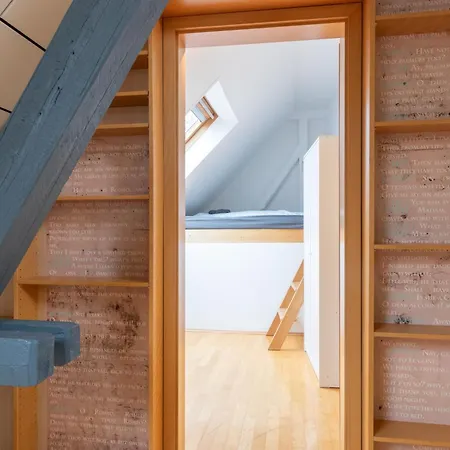 Helle Gelegene Im Schoenen Gau-algesheim, Monteure Willkommen, Parkplatz Vor Der Tuer *