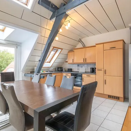 Apartamento Helle Gelegene Im Schoenen Gau-algesheim, Monteure Willkommen, Parkplatz Vor Der Tuer Gau-Algesheim