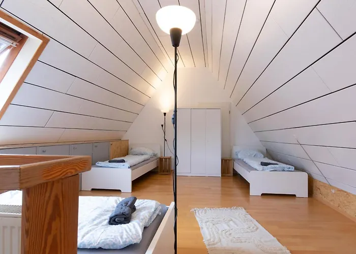 Helle Gelegene Im Schoenen Gau-algesheim, Monteure Willkommen, Parkplatz Vor Der Tuer *