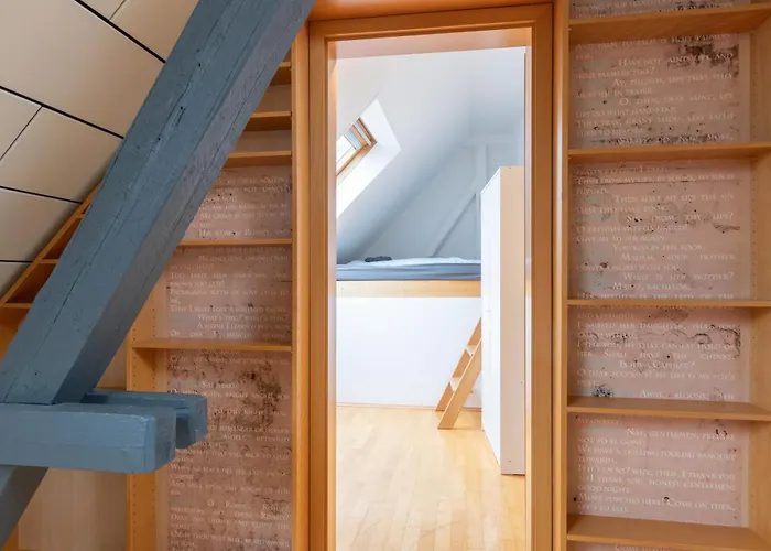 Helle Gelegene Im Schoenen Gau-algesheim, Monteure Willkommen, Parkplatz Vor Der Tuer *