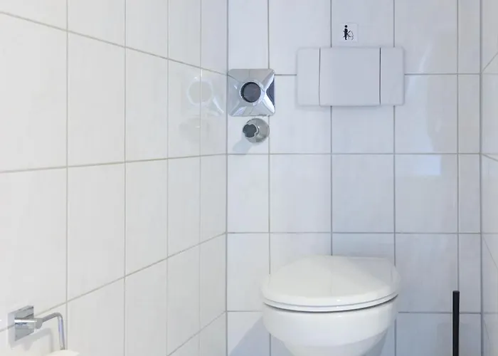 Helle Gelegene Im Schoenen Gau-algesheim, Monteure Willkommen, Parkplatz Vor Der Tuer * Gau-Algesheim