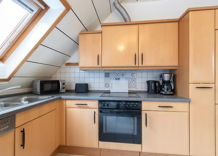 Helle Gelegene Im Schoenen Gau-algesheim, Monteure Willkommen, Parkplatz Vor Der Tuer